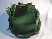 LOUIS VUITTON 　エピ ショルダーバック　306