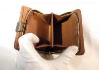 LOUIS VUITTON モノグラム 二つ折り財布　033