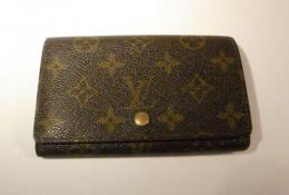 LOUIS VUITTON モノグラム 二つ折り財布　037